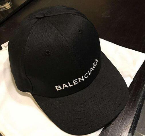 大人気 バレンシアガ キャップ スーパーコピー【BALENCIAGA】ロゴキャップ  ブラック 7090101